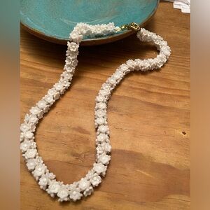 Vintage Trifari White flower necklace 22”